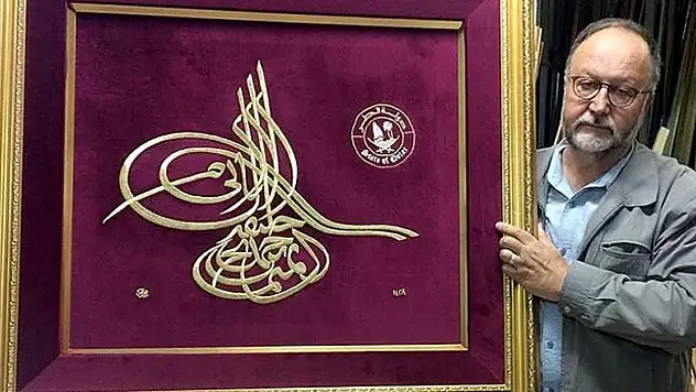 Sanatçı İsmet Keten'den Katar Emiri'ne tuğra
