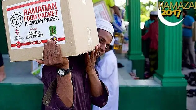 TDV'den Arakanlı Müslümanlara gıda yardımı