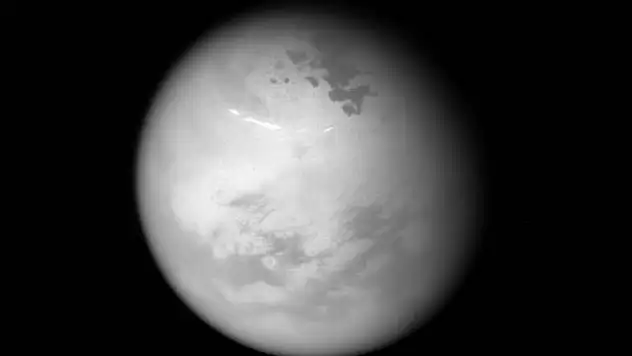 Cassini Satürn'ün uydusu Titan'ın 'kuzey yazını' görüntüledi