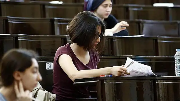 LYS-5 yabancı dil sınavı sona erdi