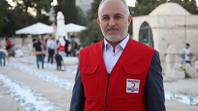 Türk Kızılayı zekatları ihtiyaç sahiplerine ulaştırıyor