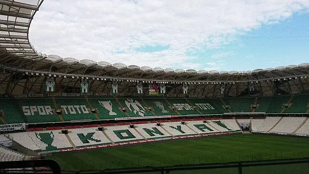 Konyaspor, kupayı tribüne kazıdı