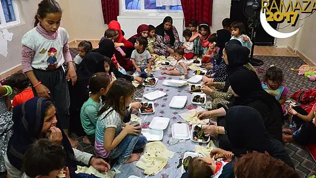 ABD'deki Müslümanlardan Suriyelilere iftar