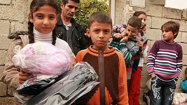 İHH'dan 65 bin yetime bayramlık