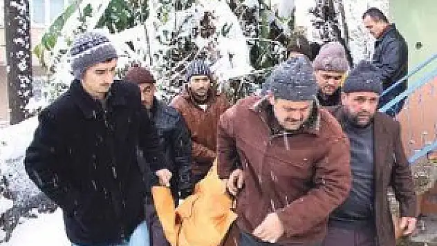 Gazi, babasını katletti