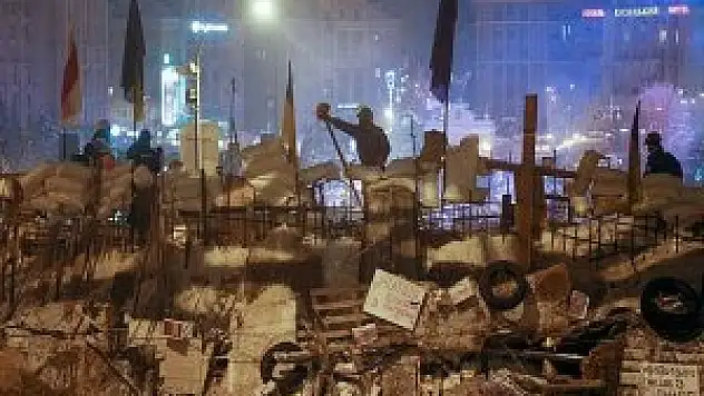 Barikatlar yeniden kuruldu!