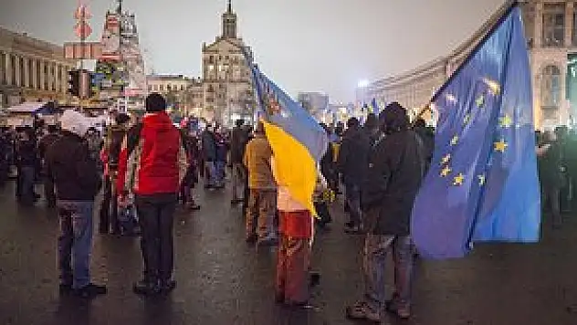 Kiev'de ulusal diyalog süreci başladı