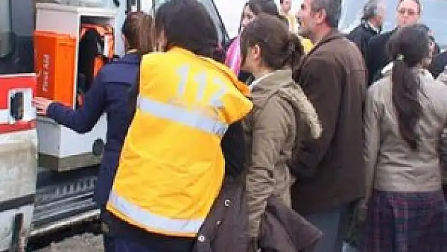 Öğrenci taşıyan minibüs takla attı