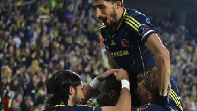 Gece Fenerbahçe'nin, maçta tam 4 gol var...