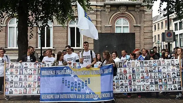 Hollanda'da Srebrenitsa kurbanları anıldı