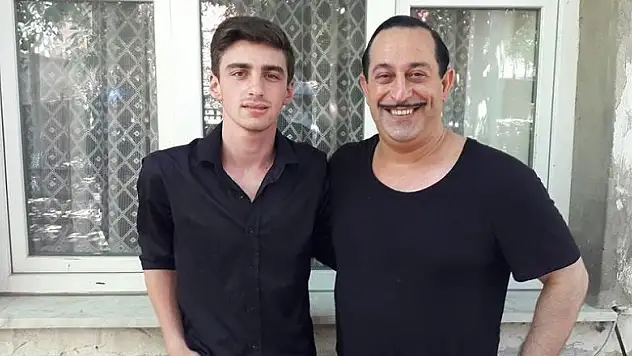 Cem Yılmaz burs sözü verdiği otizmli Yunus ile buluştu