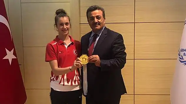 Zeliha Ağrıs, müsteşarı ziyaret etti