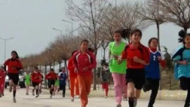 Atletler Mevlana için koştu