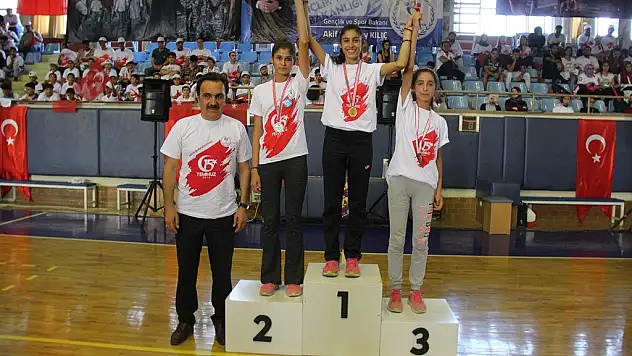 Gençlik Hizmetleri, toplu ödül töreni yaptı