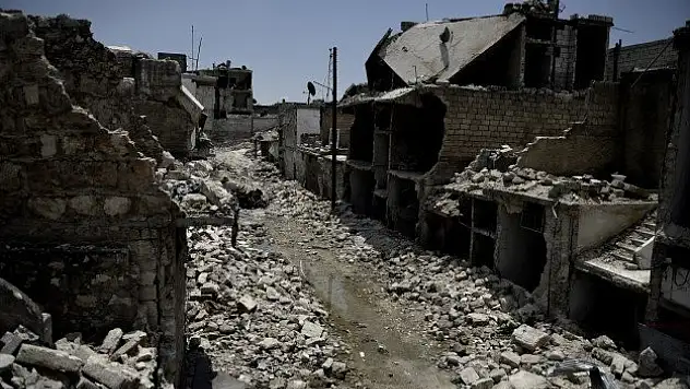 Suriye'de 12 kişi infaz edildi