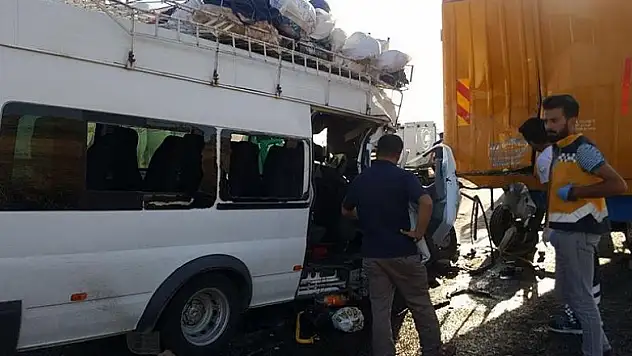 Siirt'te trafik kazası: 14 yaralı