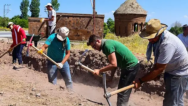 Eski Ahlat şehri kazıları başladı