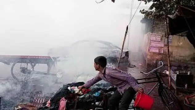 Bangladeş kan gölüne döndü: 100 ölü