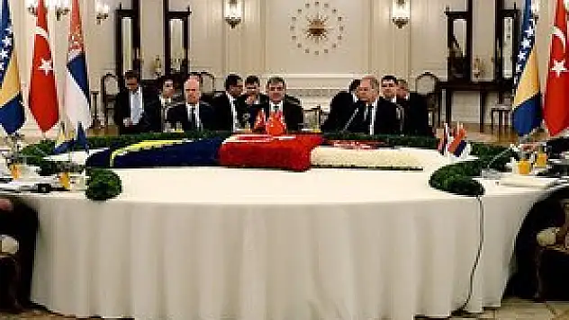 Üçlü Balkan Zirvesi'ne Sırbistan engeli