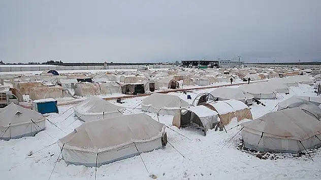 Suriye'de 2 çocuk daha donarak öldü