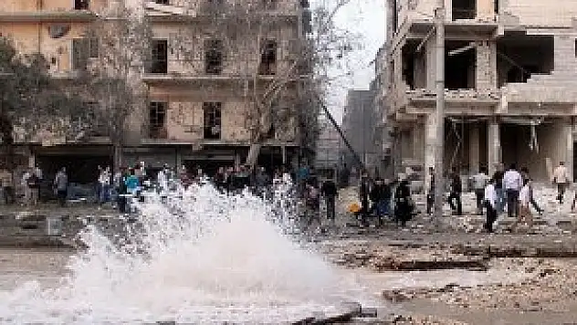 Esed muhaliflerin üzerine bin 425 varil bombası attı