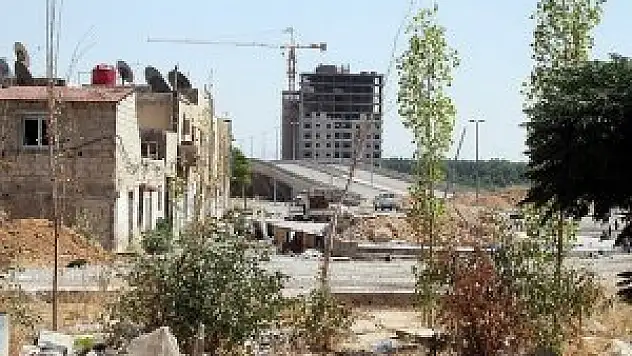 Esed güçleri havadan ve karadan saldırdı: 89 ölü