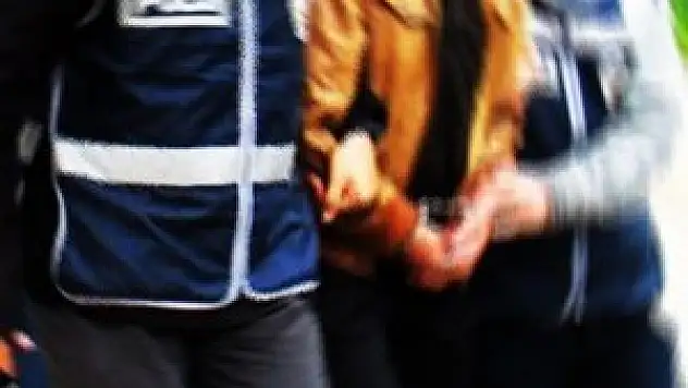 Siyaset ayarlı operasyon