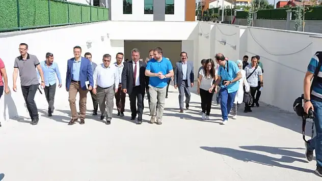 Karatay'da düğün salonu basına tanıtıldı