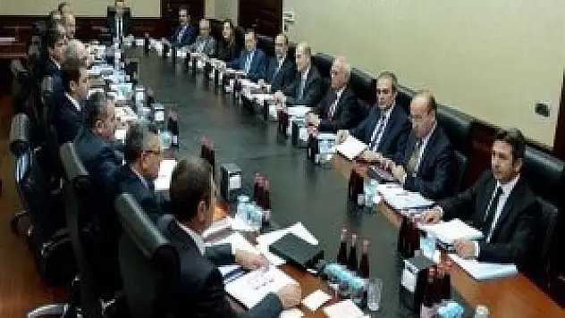 AK Parti'de olağanüstü toplantı