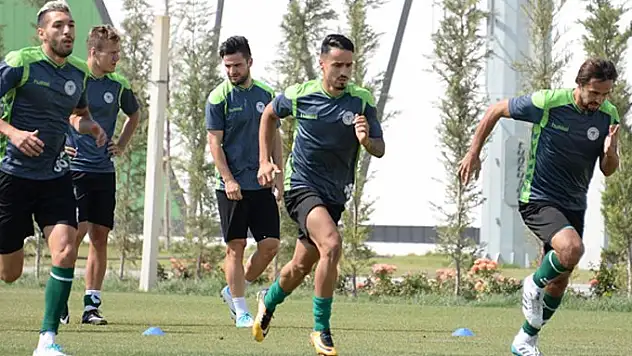 Konyaspor, güne kondisyon antrenmanıyla başladı