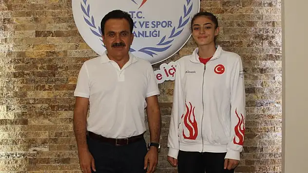 Milli voleybolcu, Ersöz'ü ziyaret etti