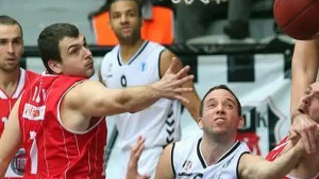 Zirvenin Kartal'ı: 90-76