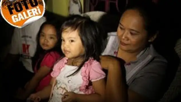 Filipinler'de mum ışığının aydınlattığı hayatlar