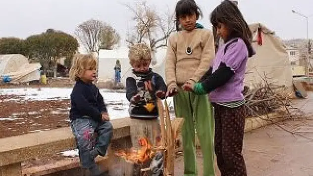 16 çocuk donarak öldü