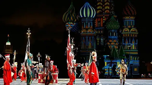 Kızıl Meydan'da mehter sesleri