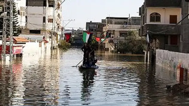Gazze sokaklarında 'yardım kayıkları'