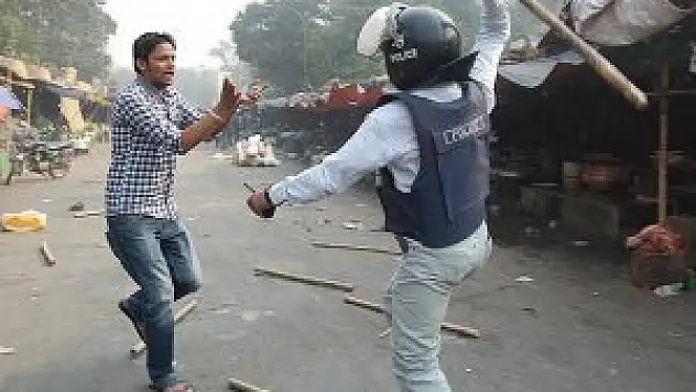 Bangladeş'teki gösterilerde 18 kişi yaralandı