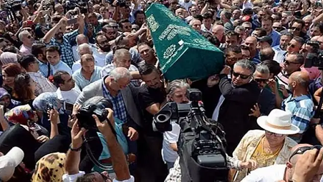 Vatan Şaşmaz'ın cenazesinde büyük ayıp!