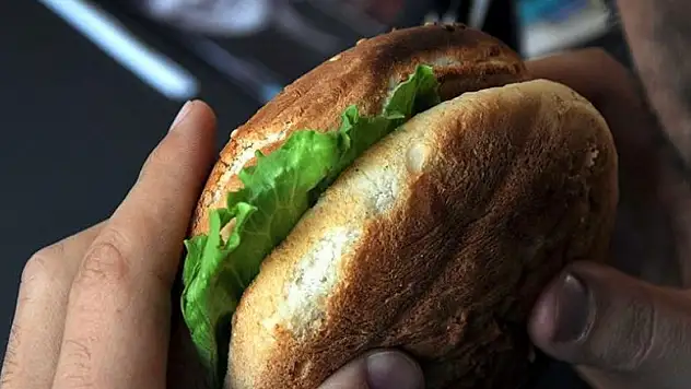 'Yağlı beslenme meme kanseri riskini artırıyor'