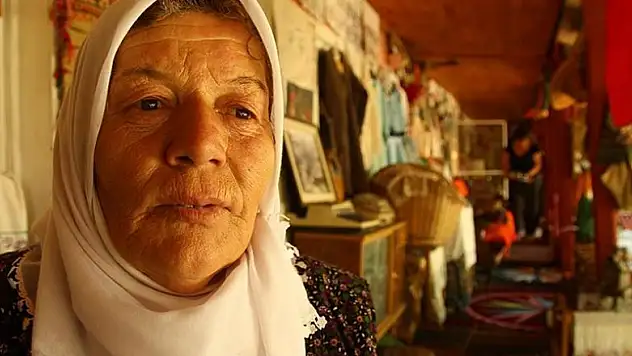 Köydeki evini kültür evine dönüştürdü