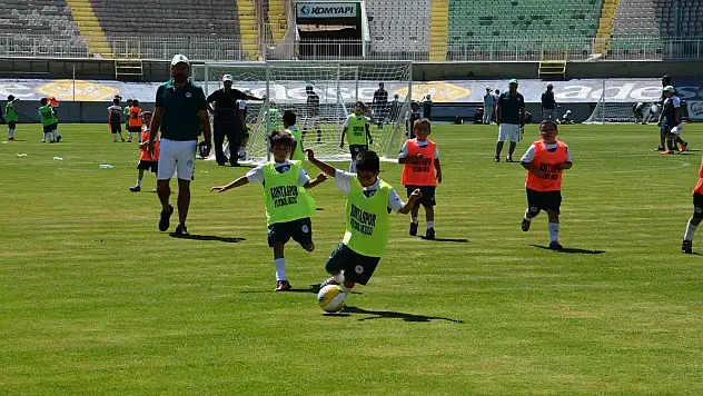 Konyaspor, yaz okullarını seremoniyle kapattı