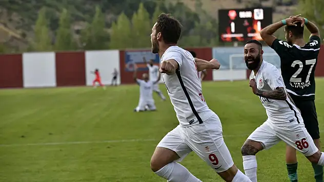 Anadolu Selçukspor direnemedi! 