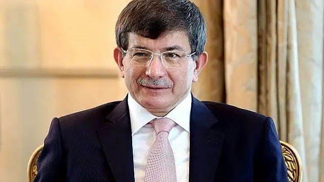 Dışişleri Bakanı Davutoğlu'ndan telefon diplomasisi