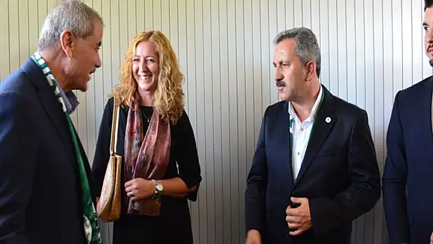 Konyaspor'u Marsilya'da Başkonsolos karşıladı