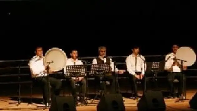 Mevlana'nın şiirlerini seslendirdiler