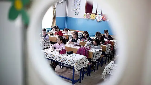 İlk ders zili pazartesi çalacak