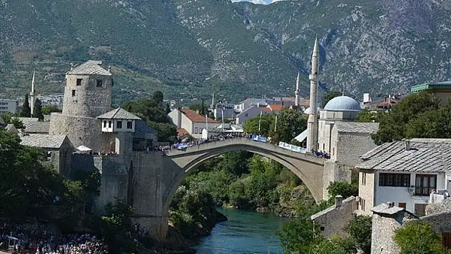 Bosna Hersek'te açık ortaokul ve lise fırsatı