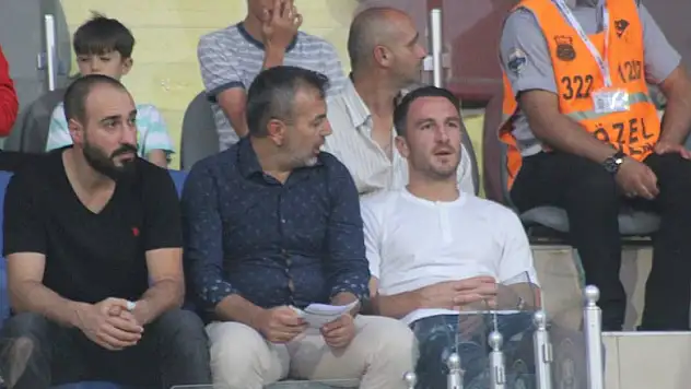 Ali Çamdalı'dan gençlere destek