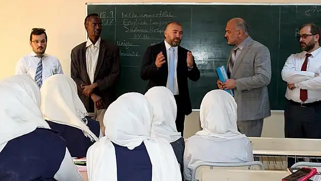 Türkiye Maarif Vakfı heyeti Sudan'da