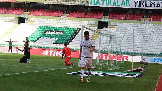 Dedesinin yasıyla gol attı!